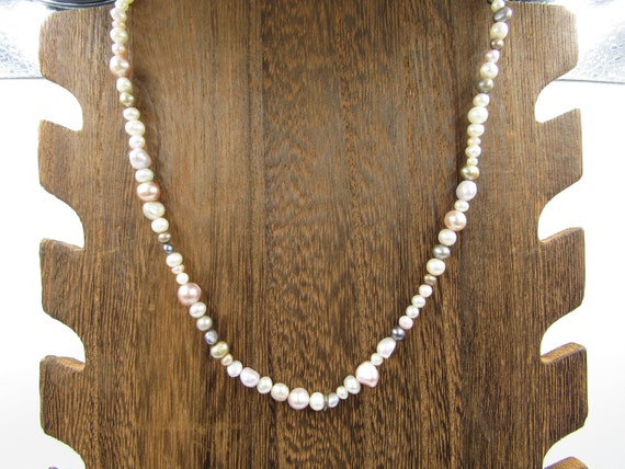 18" String Of Pearls Necklace Vintage Costume Jew… - image 1
