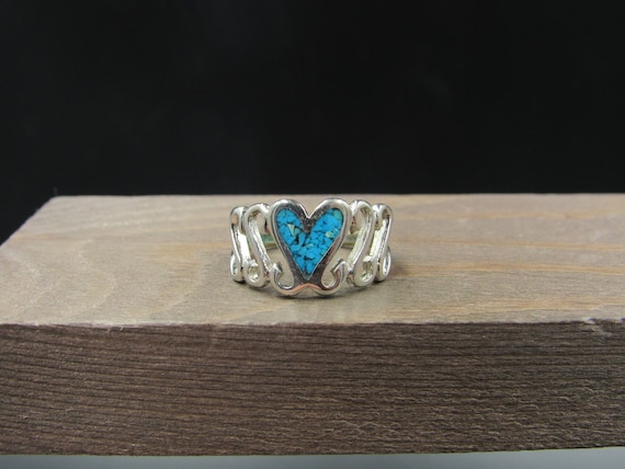 Vintage Size 6 Silver Tone Turquoise Chip Heart L… - image 1