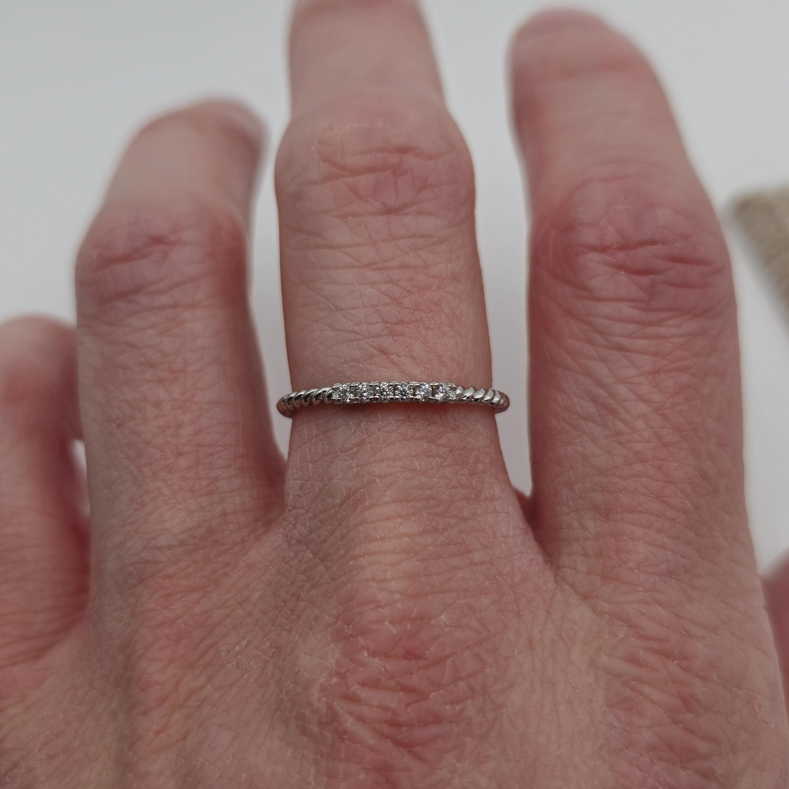 アクセサリー C11 Size 8 Sterling Silver Cute Cubic Zirconia Gems Braided Band