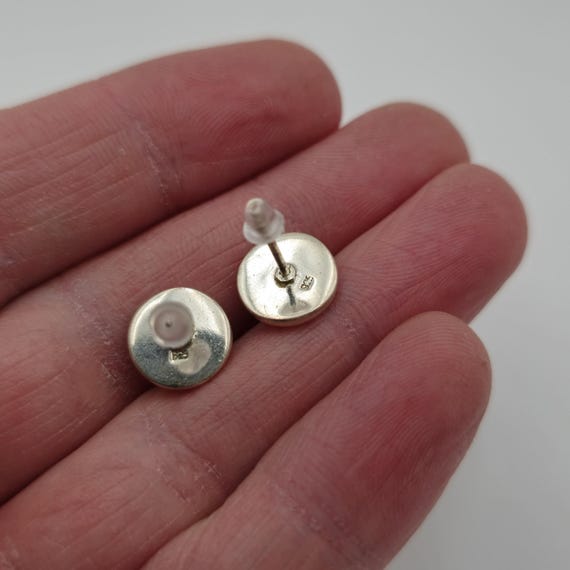 Sterling Silver Cute Circle White Shell Stud Earr… - image 3