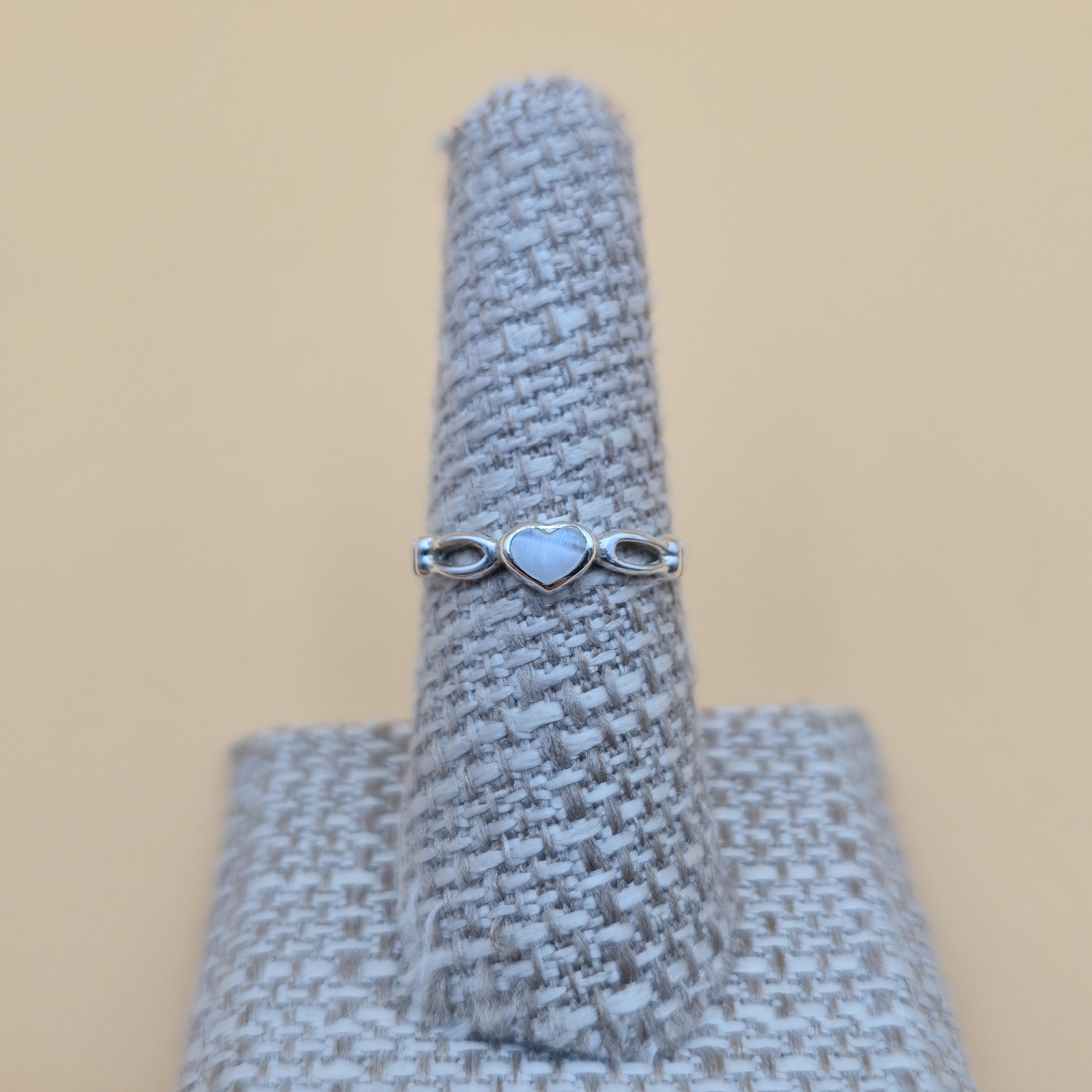 Size 7.25 Sterling Silver Simple Whit Shell Heart Band Ring A4891