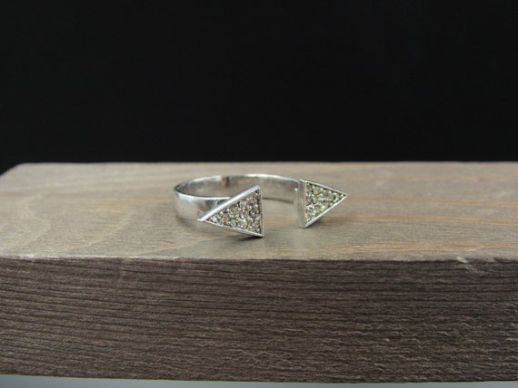 Size 6.25 Sterling Silver Double Crystal Triangle… - image 2