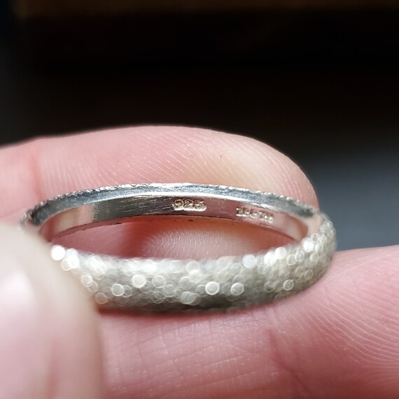 Size 8.75 925 Sterling Silver Textured Cool Ring - image 3