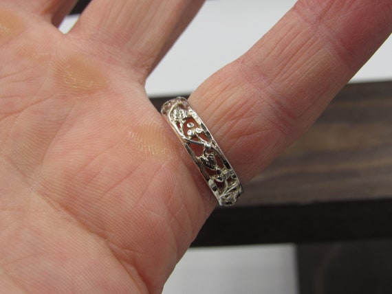 Size 6 Sterling Silver Rustic Floral Band Ring Vi… - image 3