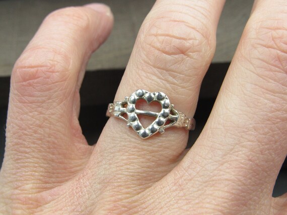 Size 7 Sterling Silver Unique Dot Pattern Heart L… - image 2