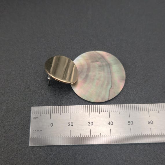 Gold Plated Dark Shell Circle Dangle Earrings A67… - image 4