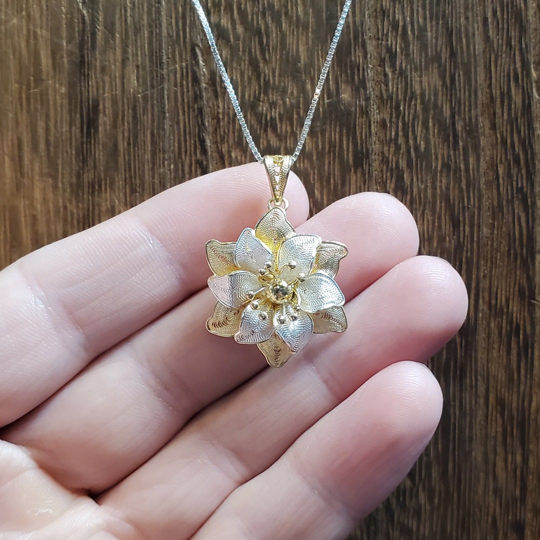 ★早期完売★STONEHENgE★Love Duet★Silver Flower Necklace★ 16 Inch Sterling Silver Two Tone Beautiful Flower Pendant