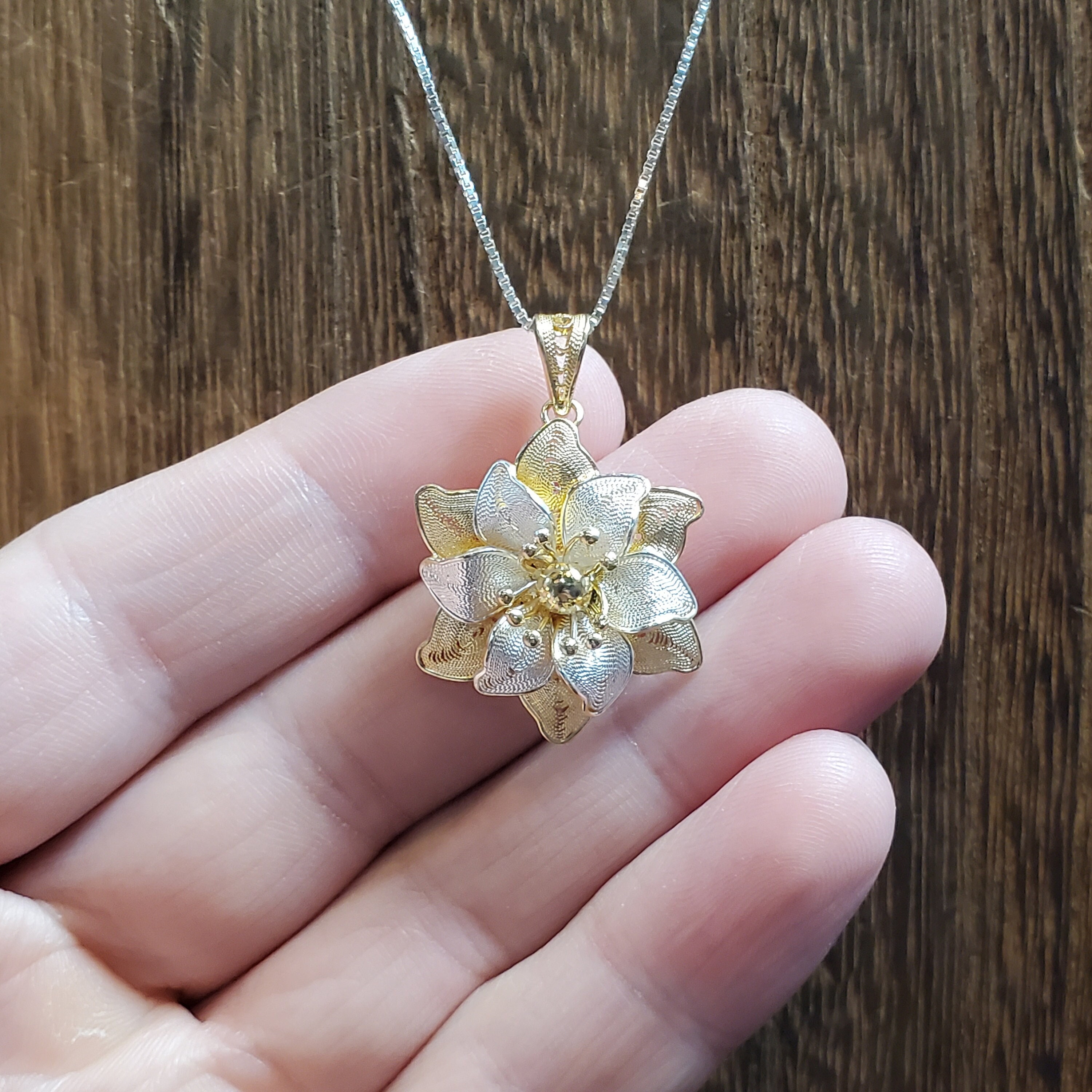 16 Inch Sterling Silver Two Tone Beautiful Flower Pendant