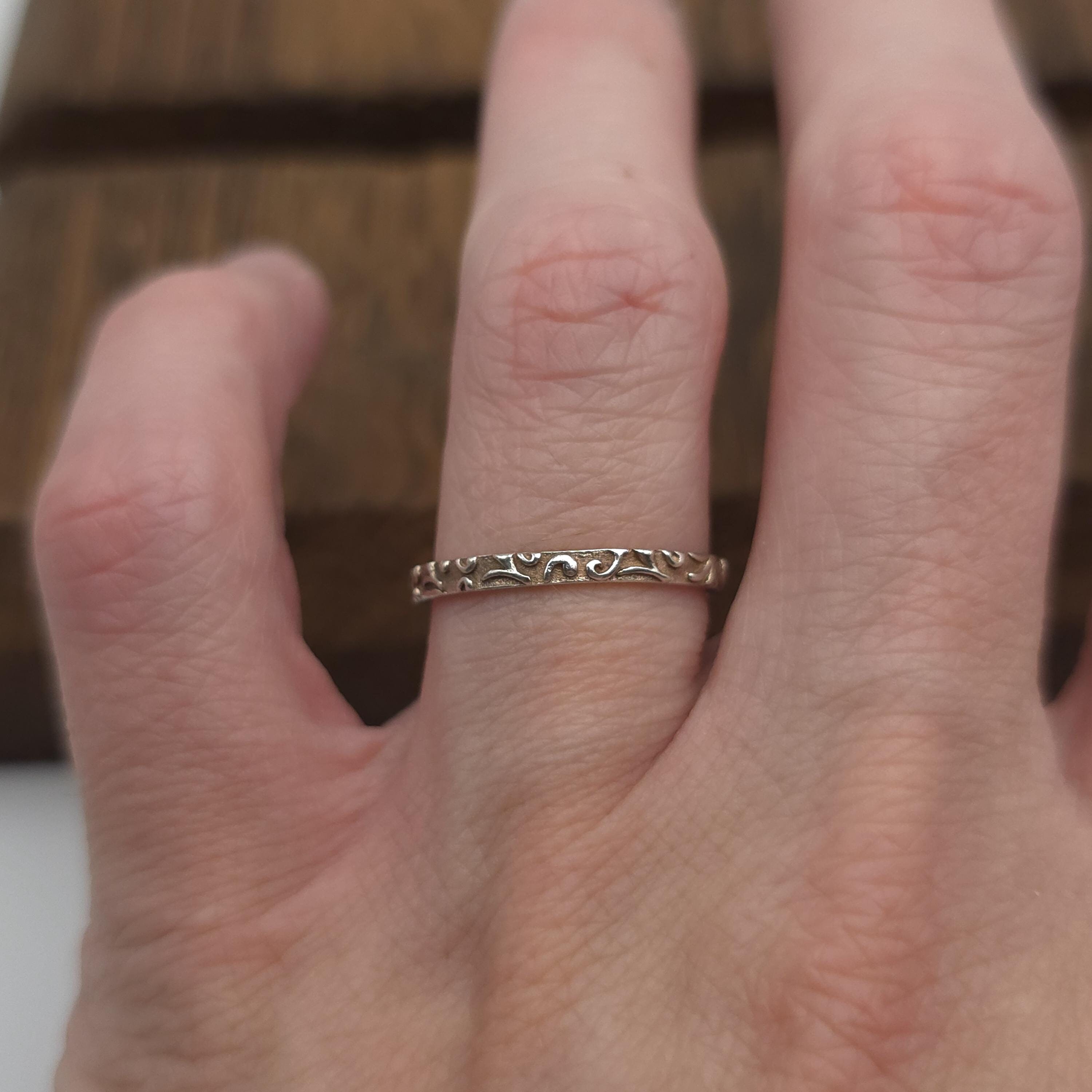 Size 7.25 Sterling Silver Tarnished Cute Pattern Ring A728