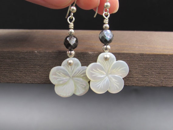 Sterling Silver Amazing Flower Shell Earrings Vin… - image 1