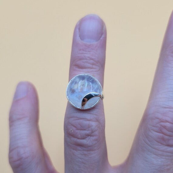 Size 4 Sterling Silver Unique Setting Moonstone P… - image 3