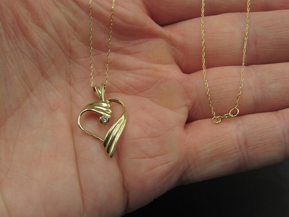 18" 10K Gold Unique Solitaire Diamond Heart Neckl… - image 2