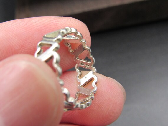 Size 6 Sterling Silver Odd Shape Hearts Band Ring… - image 4