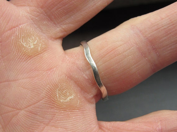 Size 7 Sterling Silver Unique Dot Pattern Heart L… - image 3