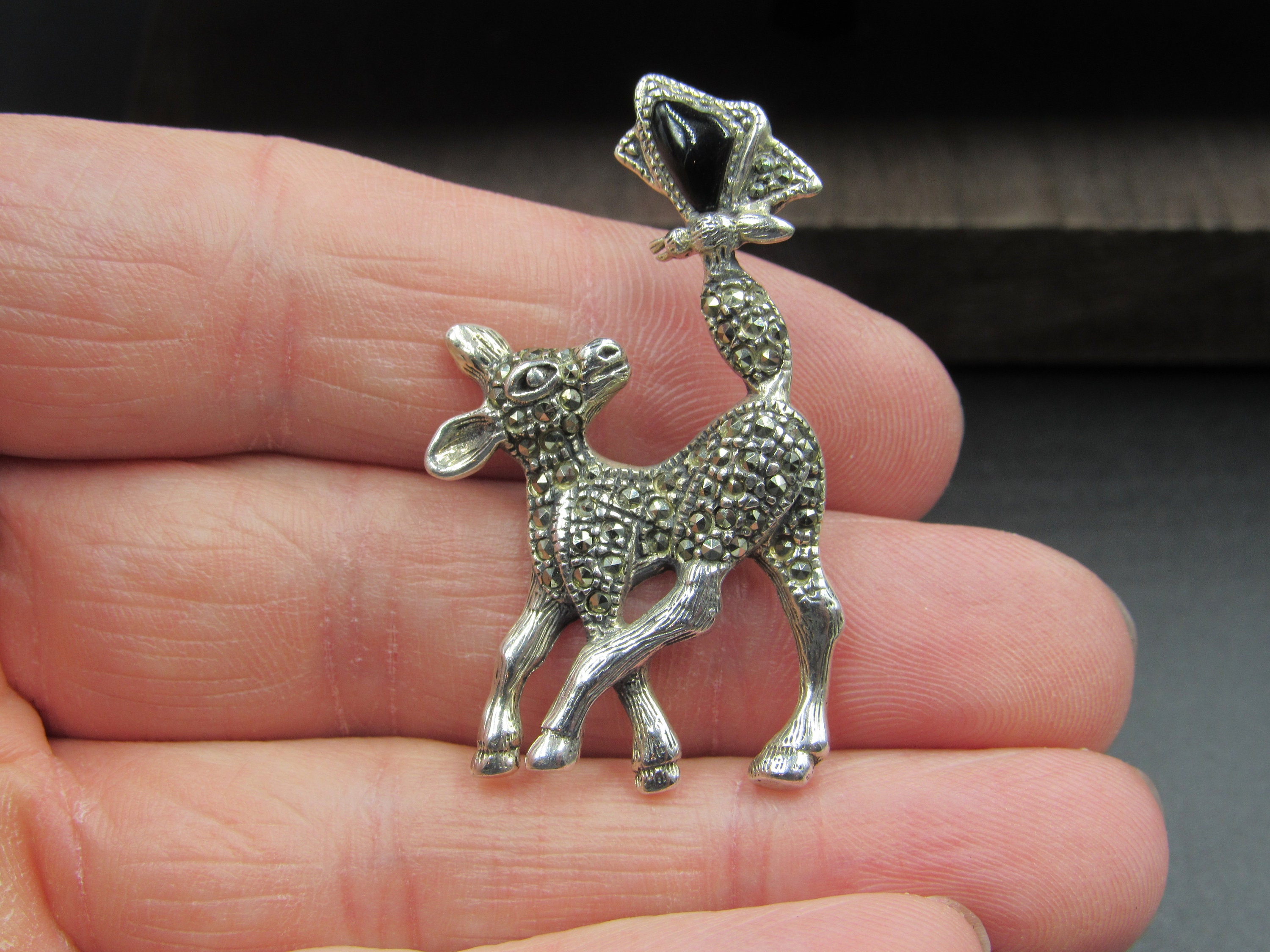 激安アウトレット通販 レディース Marcasite Silver Sterling Baby Pin Stone Onyx With Deer アクセサリー