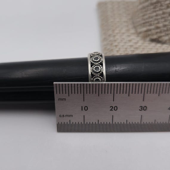 Size 7 Sterling Silver Odd Pattern Solid Ring A19… - image 7