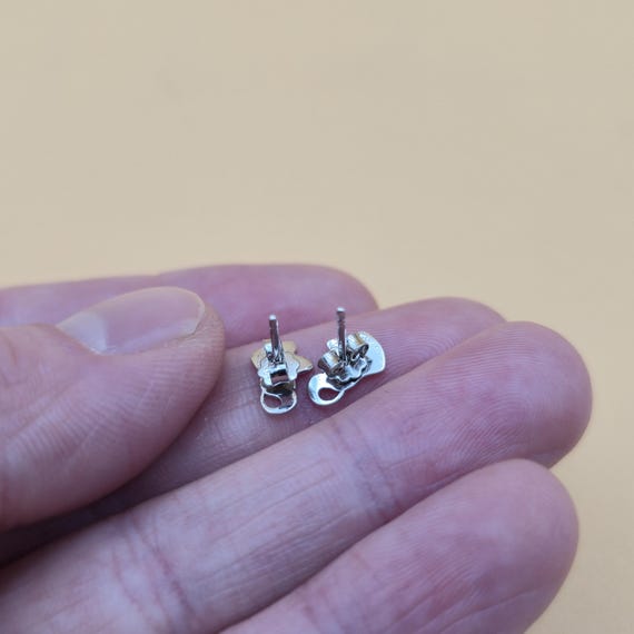 Sterling Silver Small Elephant Stud Earrings A5769 - image 3