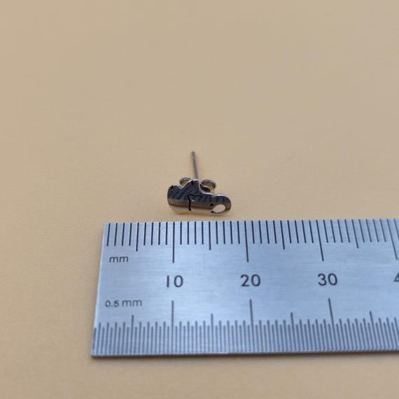 Sterling Silver Small Elephant Stud Earrings A5769 - image 5