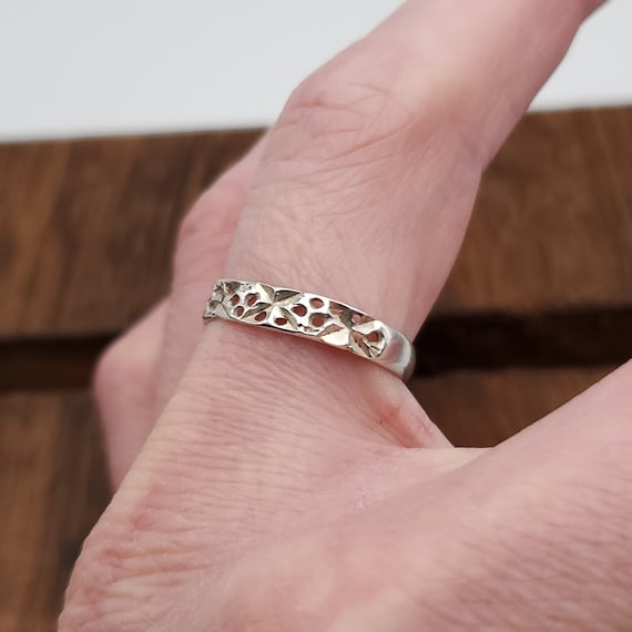 Size 9 925 Sterling Silver Unique Pattern Filigre… - image 2