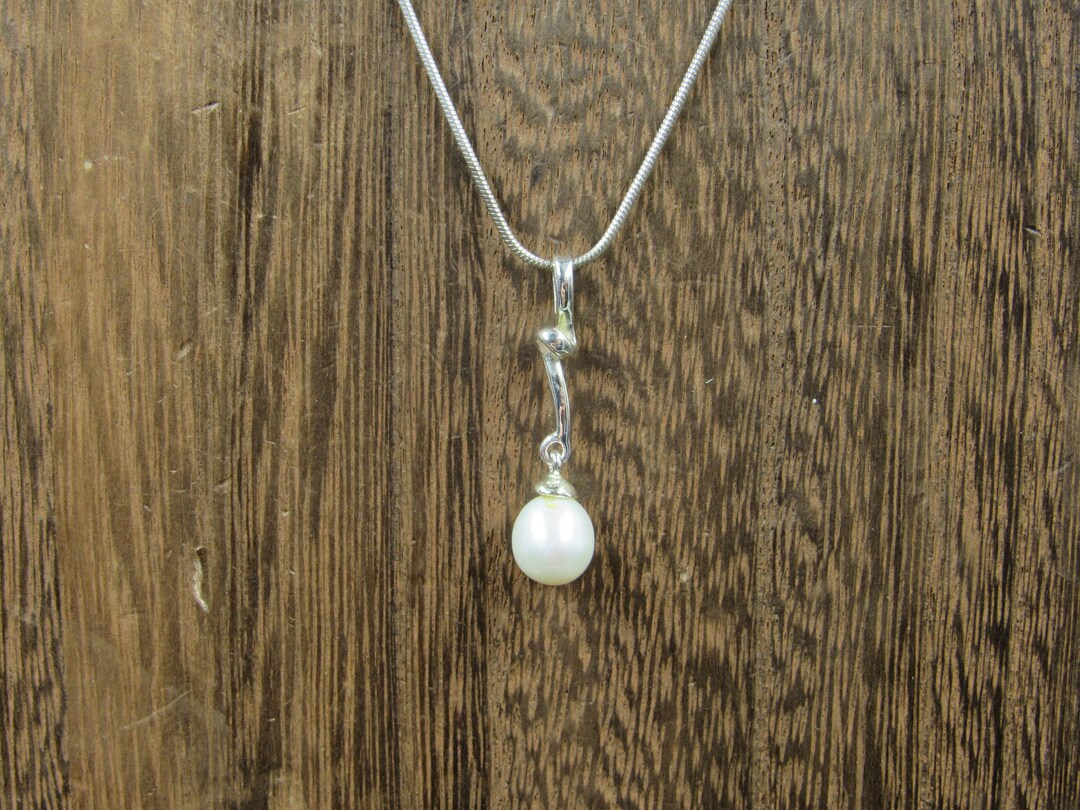 18 Sterling Silver Twisted Pearl Odd Pendant Necklace Vintage