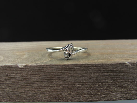 Size 5.75 Sterling Silver Dainty Double Clear Top… - image 1