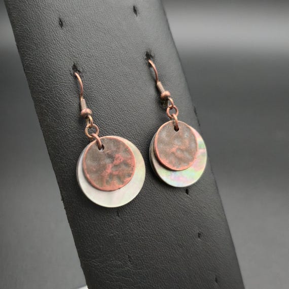 Copper Hammered And Dark Shell Dangle Earrings A6… - image 2