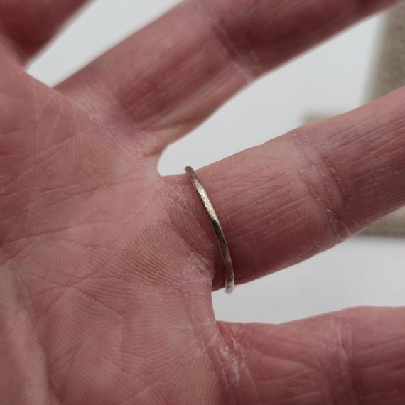 Size 8 Sterling Silver Rustic Rough Wave Ring A23… - image 3