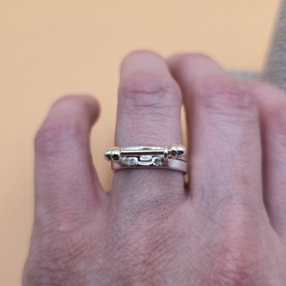 Size 7 Sterling Silver Unique Interlocking Design… - image 2