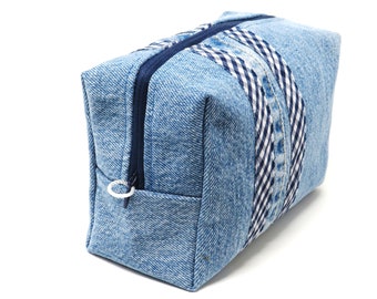 Men's toiletry bag in light blue denim - practical bag for you or as a gift