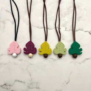 Fidget Jewelry Monstera Leaf Necklace