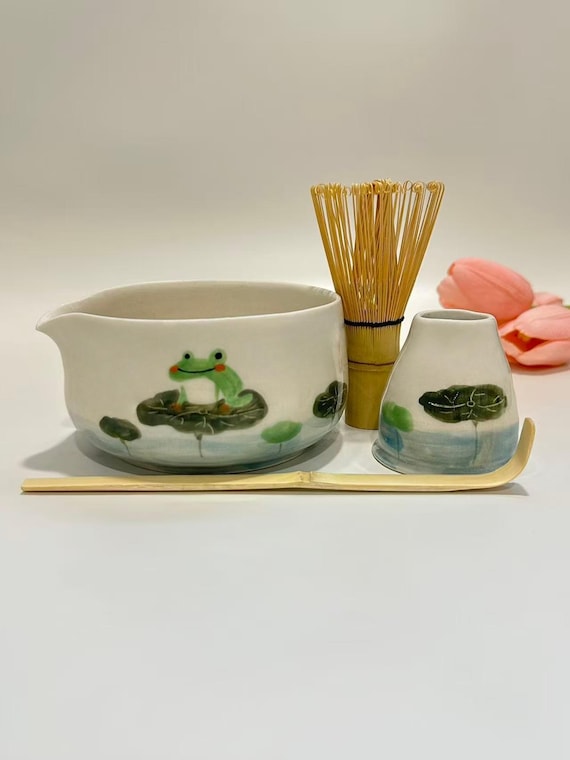 Hand Painted Cute Frog Ceramic Matcha Bowl Set,Large Capacity Frog Matcha Bowl Set, Birthday Gift,Personalized Matcha Bowl Set,500ML