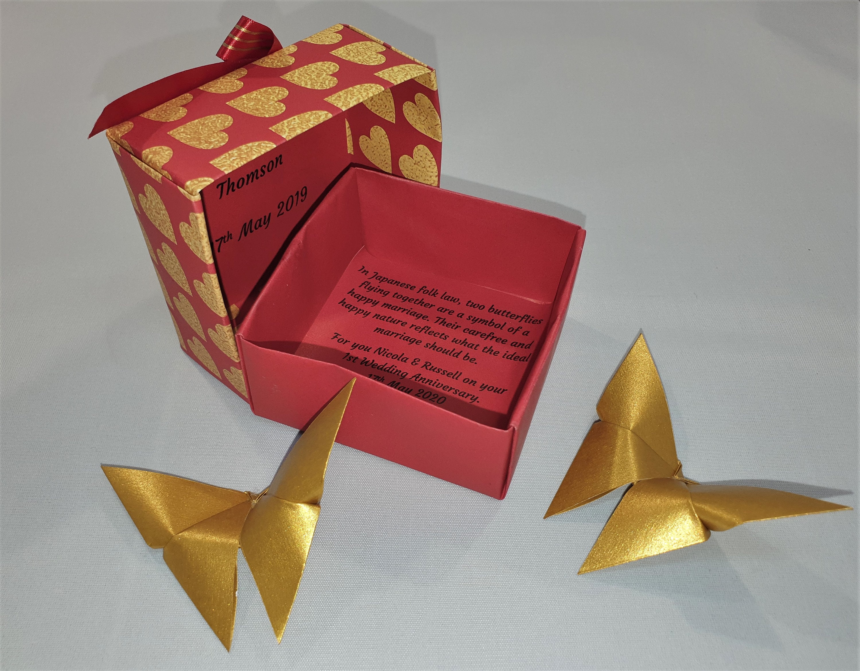 Primera boda aniversario papel Origami caja con nombres y Etsy