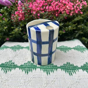Cute Blue Check Ceramic Travel Mug, Handmade Pottery Mug,To Go Ceramic Tumbler,Hand-painted Sip Mug,Coffee Cup Sip Mug,Birthday Gift,500ml