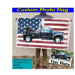 Wrecker Tow Truck personalisierte amerikanische Hausflagge, Abschleppwagen, Abschleppwagen, Big Rigs, Semi Truck, großer LKW, Flagge 24X36