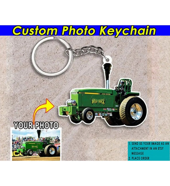 Porte clé tracteur en bois d'if : bijoux-de-sac par tracteur-ancien-en-bois