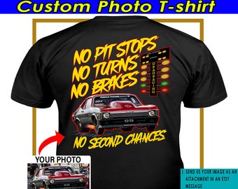 Ziehen Sie Rennfahrer-Geschenk-Auto personalisiertes T-Shirt, kundenspezifisches AutoDragster Hot Rod Muskel-Autorennen, lustiges Autorennen (auf der Rückseite) (BK430)