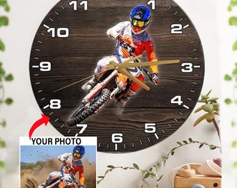 Motocross Dirt Bike Personalisierte Foto Wanduhr aus Holz, einzigartige Geschenke für Dirt Biker, Motorradrennen, lustige Geburtstagsgeschenke für Dirt Biker