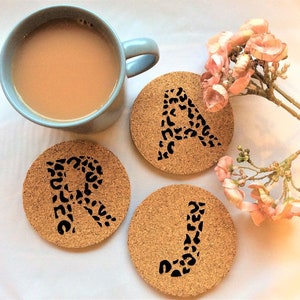 Animal Leopard Print Personalizado Inicial Letra Nombre Montaña rusa Letras del alfabeto Custom Round Cork Coaster Regalo para su regalo para mamá