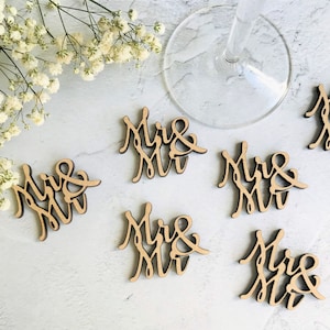 Mr & Mr Mesa de boda rústica de madera Confeti Vintage Barn Wedding Boho Boda Madera Mesa de confeti Decoración Boda gay Asociación civil