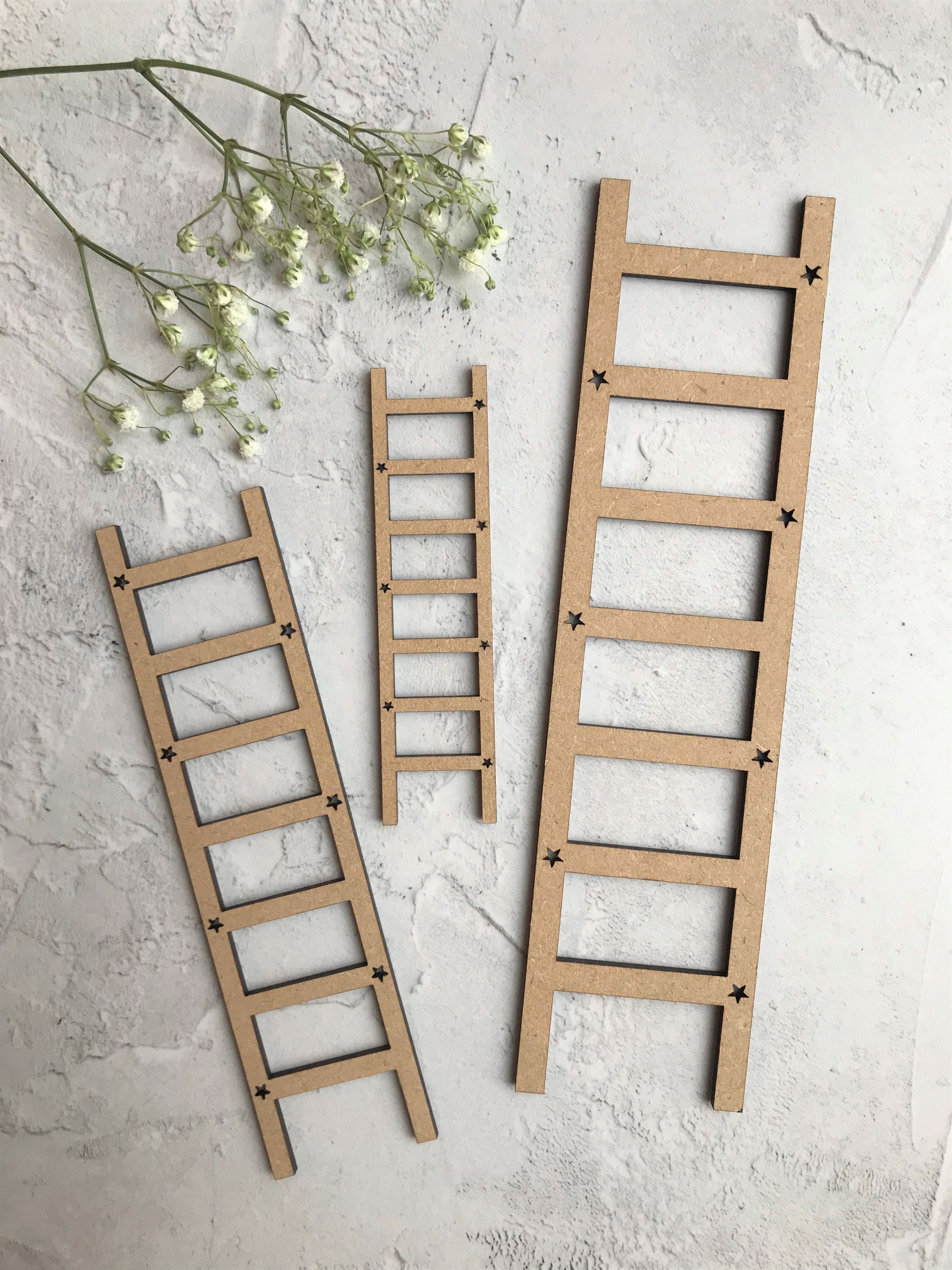 1:12 scale Wooden Step Ladder folds up U3192