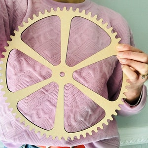 Grandi ingranaggi di legno, attrezzatura steampunk, ingranaggi rotanti, ingranaggi, arte industriale, ruote dentate, orologio da ingranaggi, ingranaggi a maglie, decorazioni per la casa steampunk