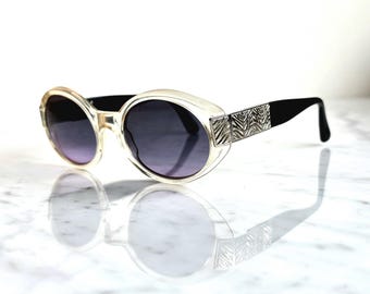 VERSACE vintage Sunglasses black frame Gianni VERSUS logo E33/B VERSACE vintage Sunglasses black frame Gianni VERSUS logo E33/B