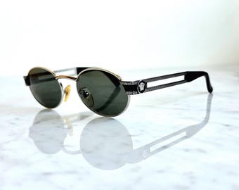ヴェルサーチ サングラス S 68 VERSACE Vintage Sunglasses Black Oval Silver Medusa Gianni S68