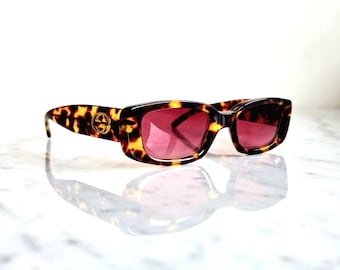 Okulary przeciwsłoneczne GUCCI vintage, kolor żółtobrązowy, złoty, GG2409/S, owalna, prostokątna oprawka, różowe soczewki, lata 90., zielone