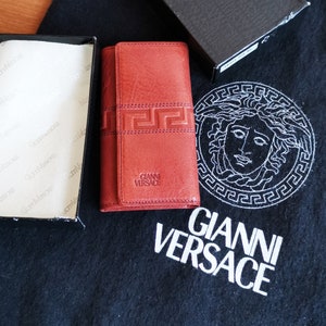 Llavero pequeño vintage de VERSACE, llavero griego raro, billetera de cuero genuino, Gianni, marrón, dorado, Medusa, años 90, nuevo, con caja, regalo NOS para él y para ella