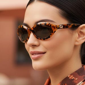GUCCI vintage sunglasses oval wrap gold GG2402/N/S GG frame tortoise brown 90s