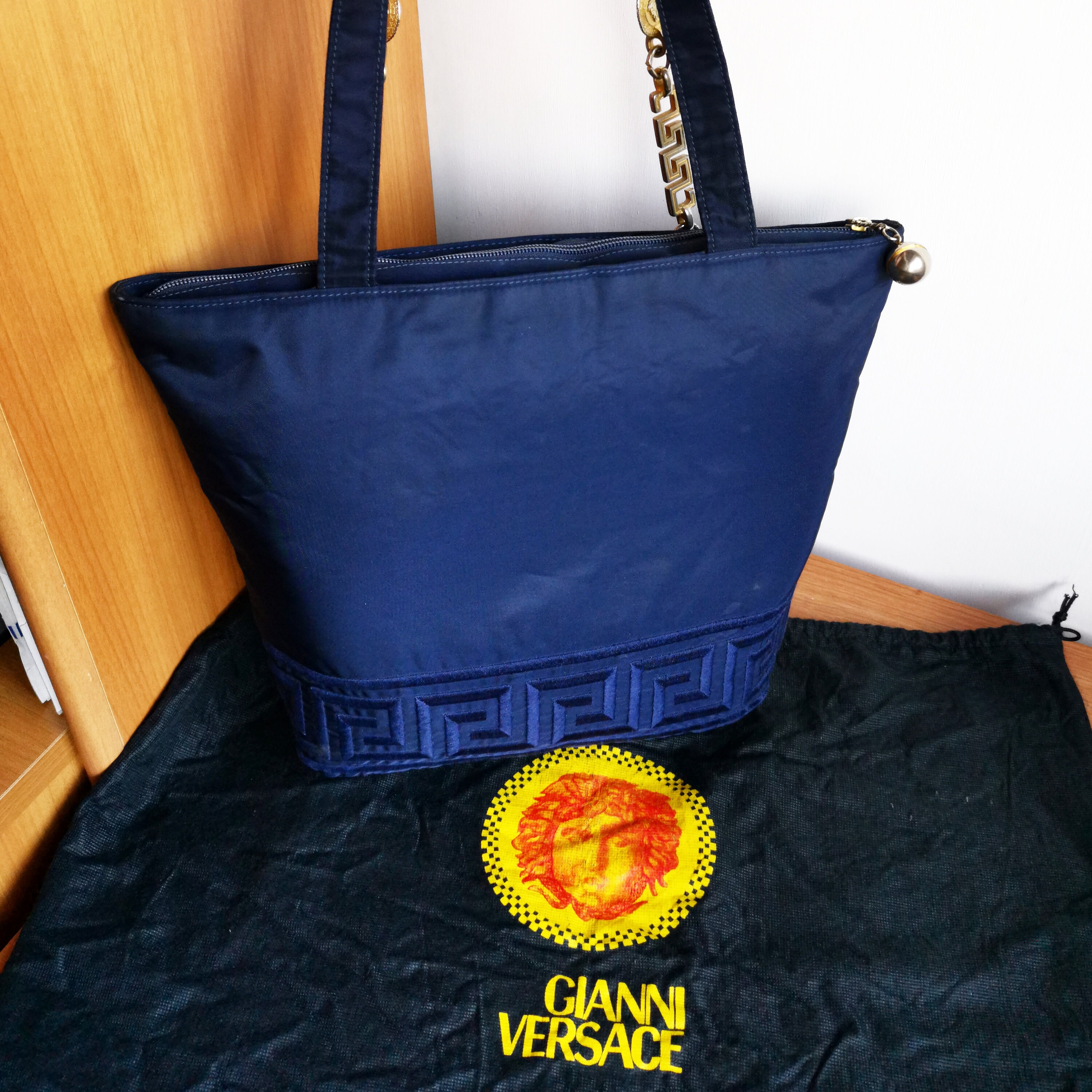 GIANNI VERSACE ヴィンテージ ショルダーバッグ ナイロン ネイビー 楽天市場】ナイロン ショルダーバッグ（ブランドヴェルサーチェ）の通販
