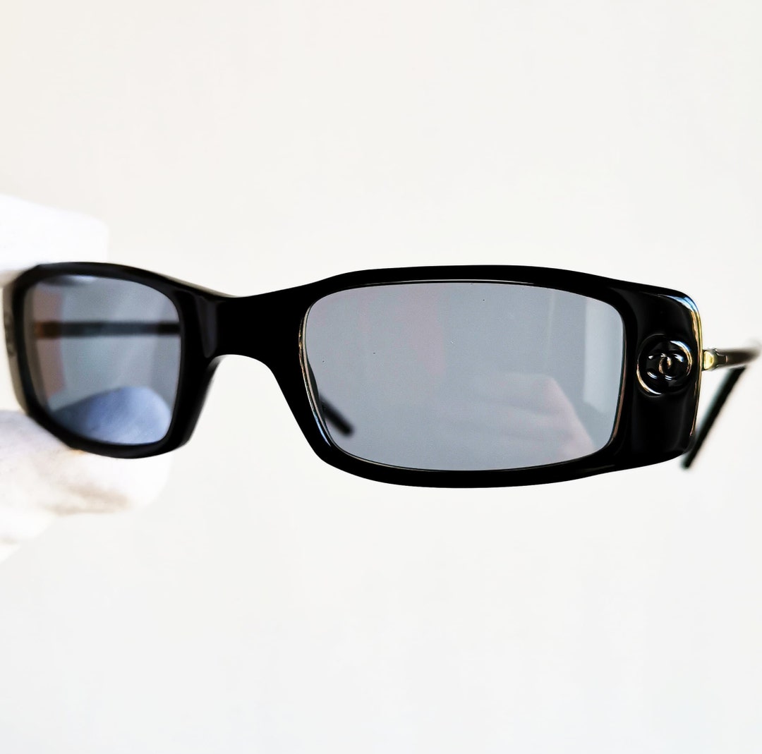 CHANEL Vintage Sunglasses Rare Oval Rectangular Black Small 
