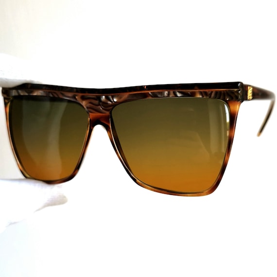 LAURA BIAGIOTTI Vintage Sunglasses Square Oversize Tortoise  display picture 1