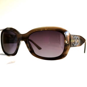 CHANEL vintage zonnebril vierkant bruin zilver parelmoer masker 5102 Beyonce Lady Gaga Rihanna Bella Hadid Kylie Jenner CC frame jaren 90 jaar